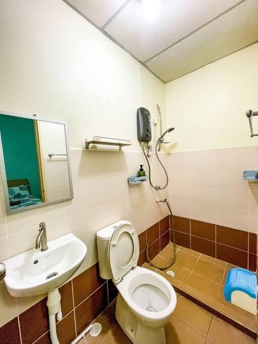 Cybercity Ph1 Near Kkia By Family Homestay Donggongon Exterior photo