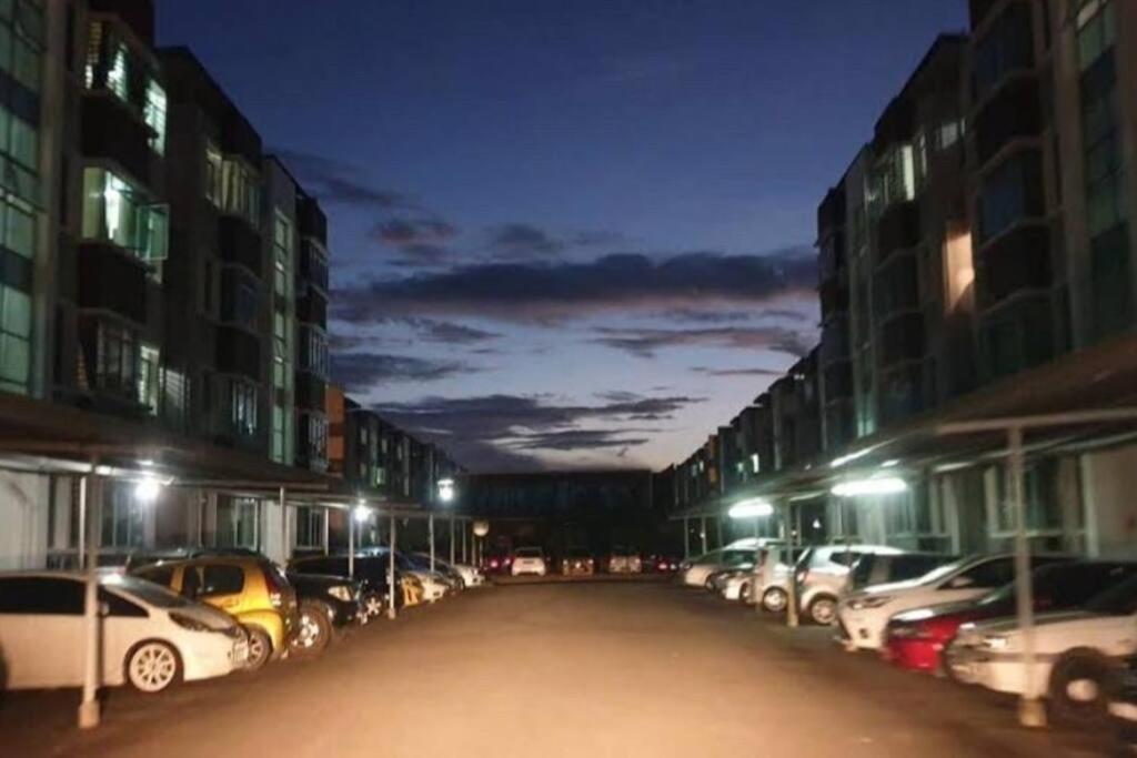 Cybercity Ph1 Near Kkia By Family Homestay Donggongon Exterior photo